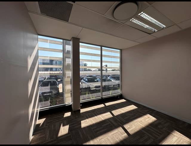 493M² OFFICE TO LET IN HIGHVELD